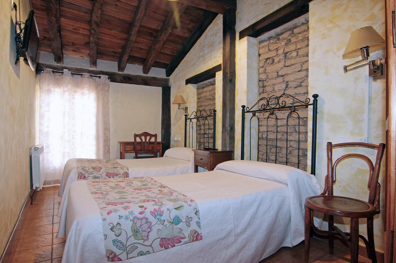 Hotel Rural Los Abuelos Montemayor de Pililla Eksteriør bilde